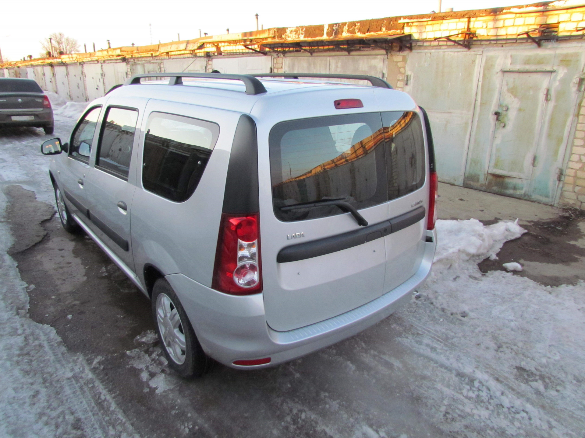 5 лет вместе — Lada Ларгус, 1,6 л, 2013 года | просто так | DRIVE2