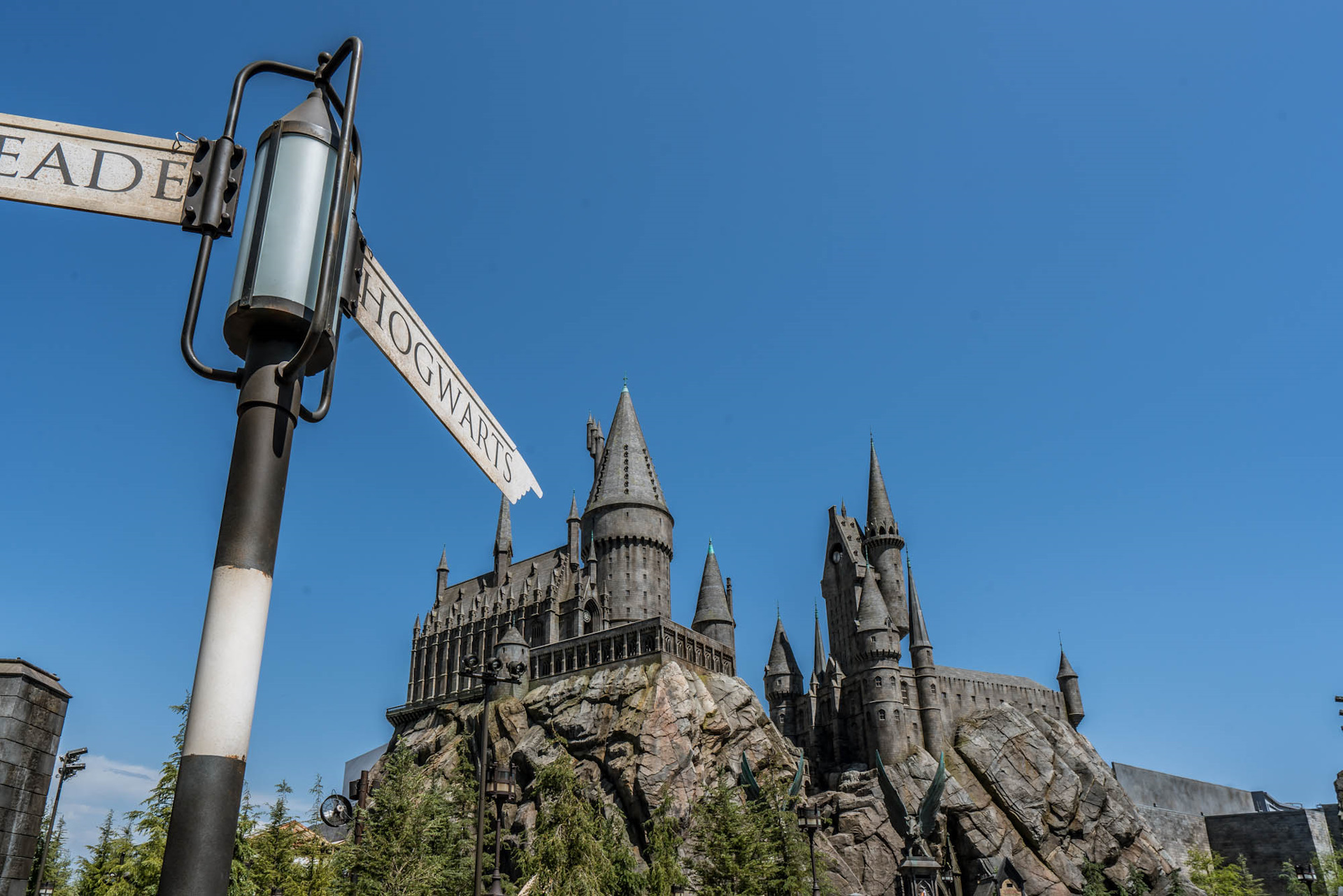 W travel. Ночной ки уэст фото. Travel logo w. Вест тревел. Modern travel logo.