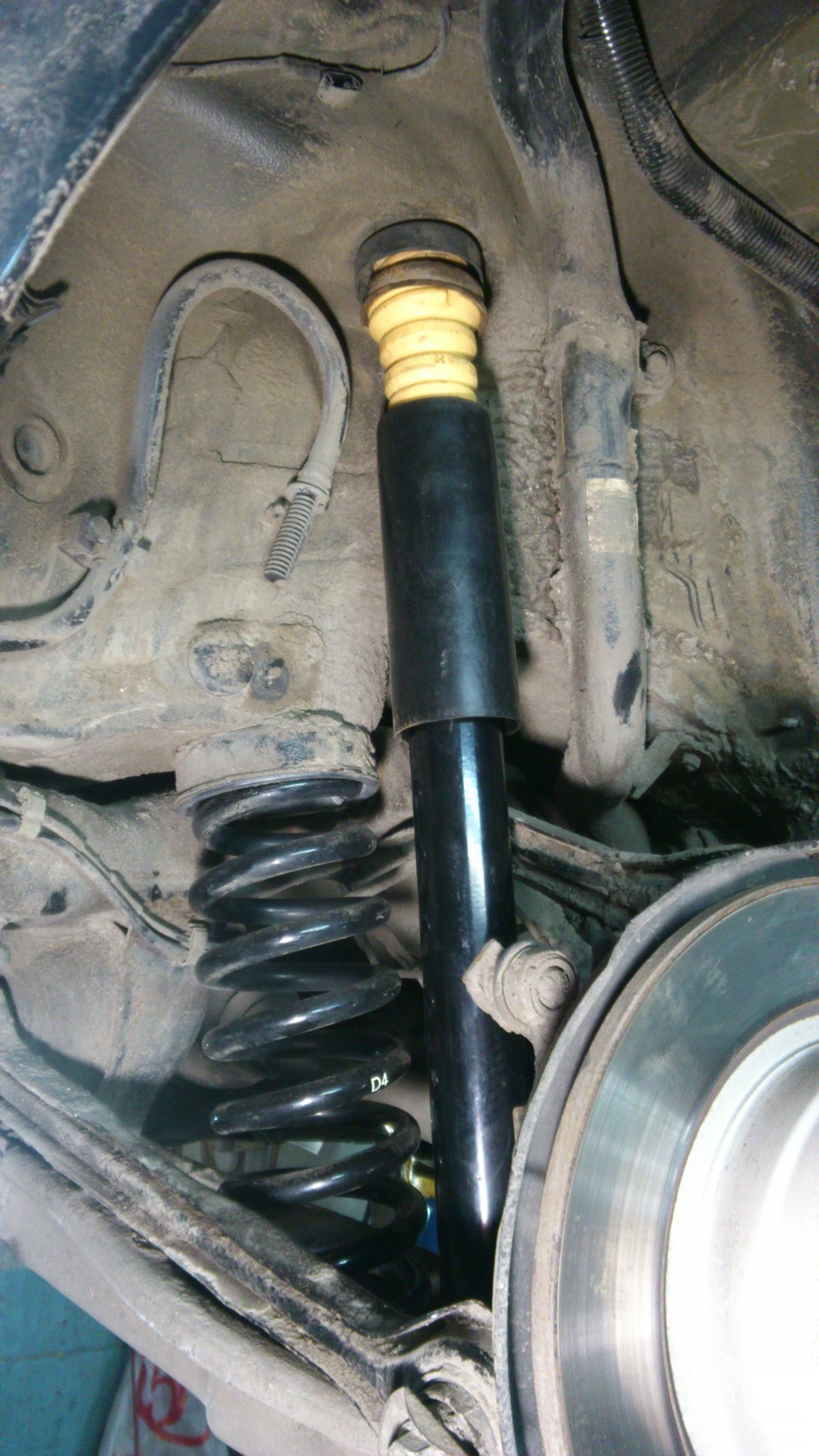 …и амортизаторы соответственно — BMW 3 series (E90)