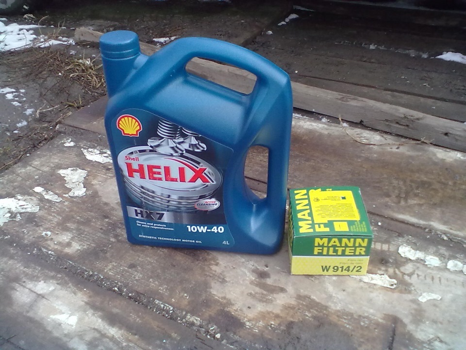 Моторное масло шелл полусинтетика. Шелл Хеликс 10w 40 полусинтетика. Масло Шелл Хеликс 10w 40 полусинтетика. Шелл Хеликс 10w 40 полусинтетика допуски. Моторное масло Шейл 10 40 7полусинт.