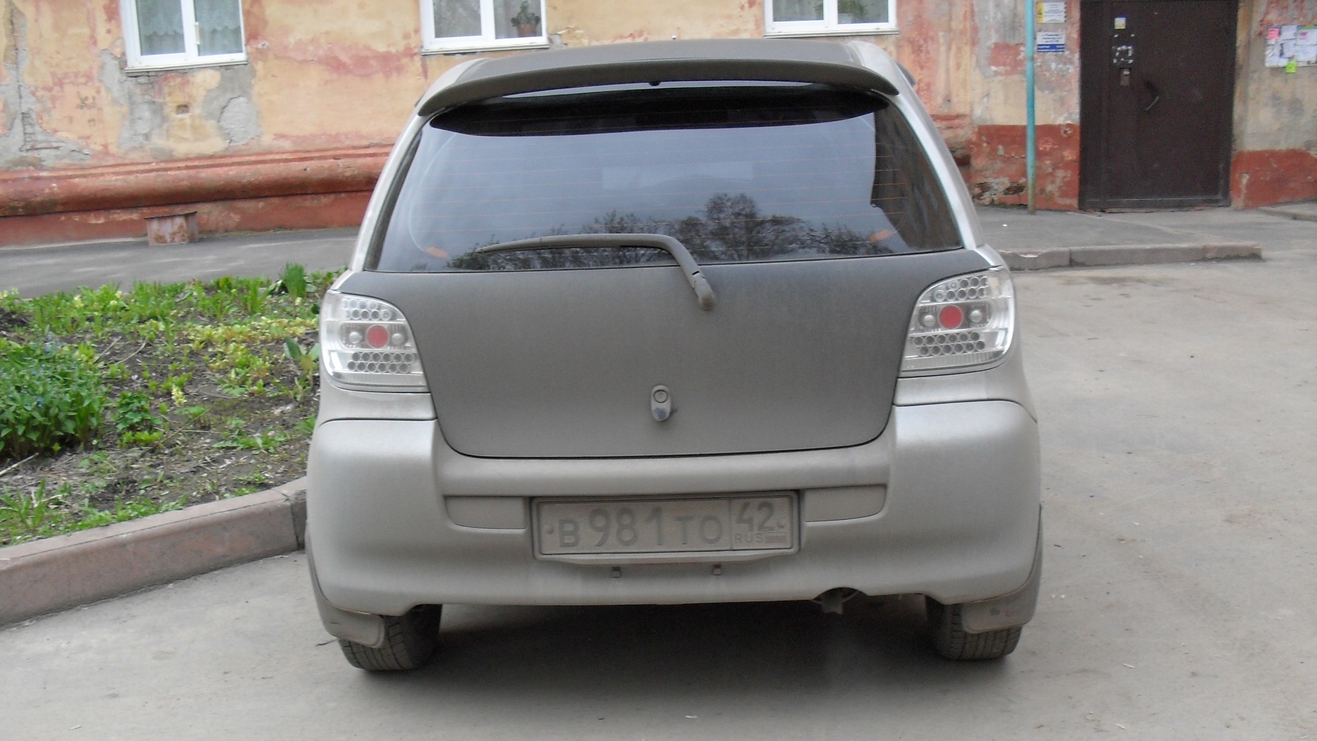 Toyota Vitz (10) бензиновый 2001 | на DRIVE2