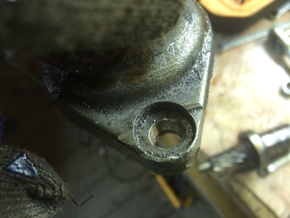 замена верхнего сальника рулевой рейки часть 1 — Nissan Almera II (N16 ...