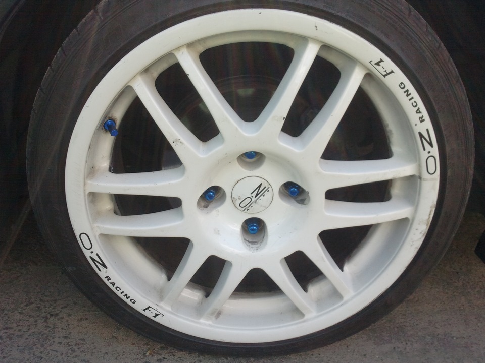 Замена колесных гаек — Honda Prelude (BB5/BB6/BB7/BB8/BB9), 2 л, 1999 ...