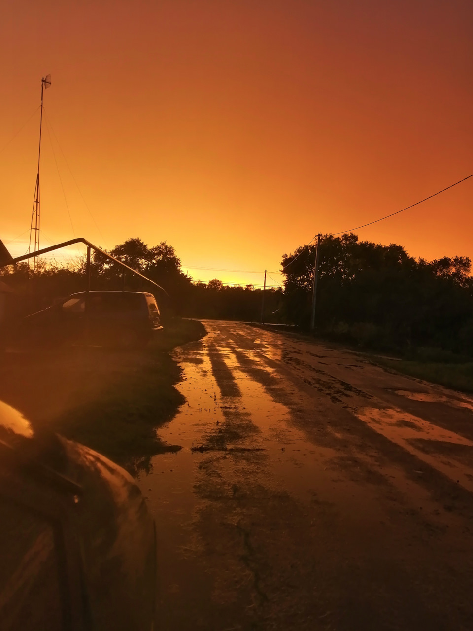 Красивый закат! 🌇🌇🌇 — Москвич Святогор, 1,7 л, 2000 года | фотография |  DRIVE2