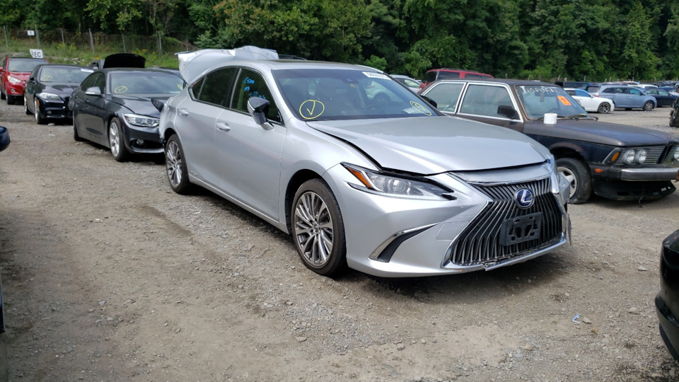 Lexus ES