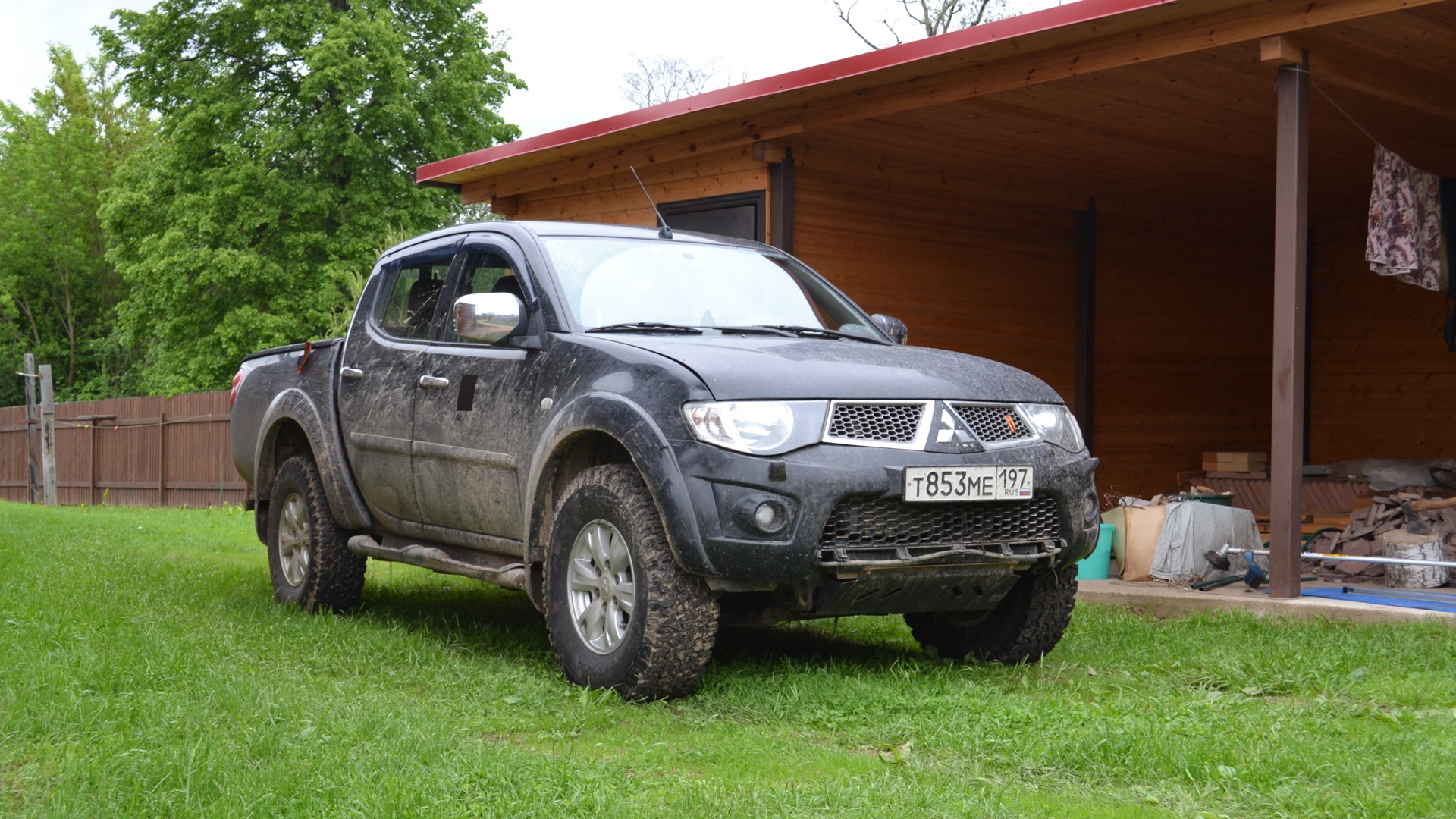 Mitsubishi l200 2011