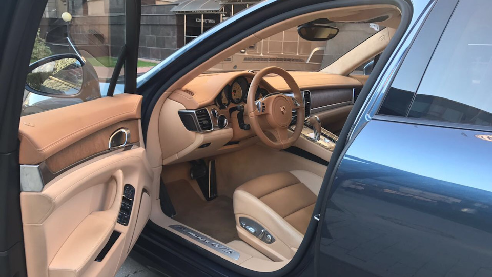 Porsche Panamera GTS 4.8