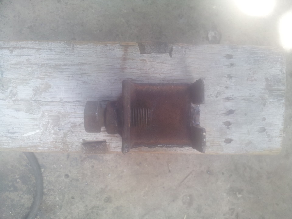 Замена верхнего саилента задней цапвы и пыльника шаровой поперечного ...