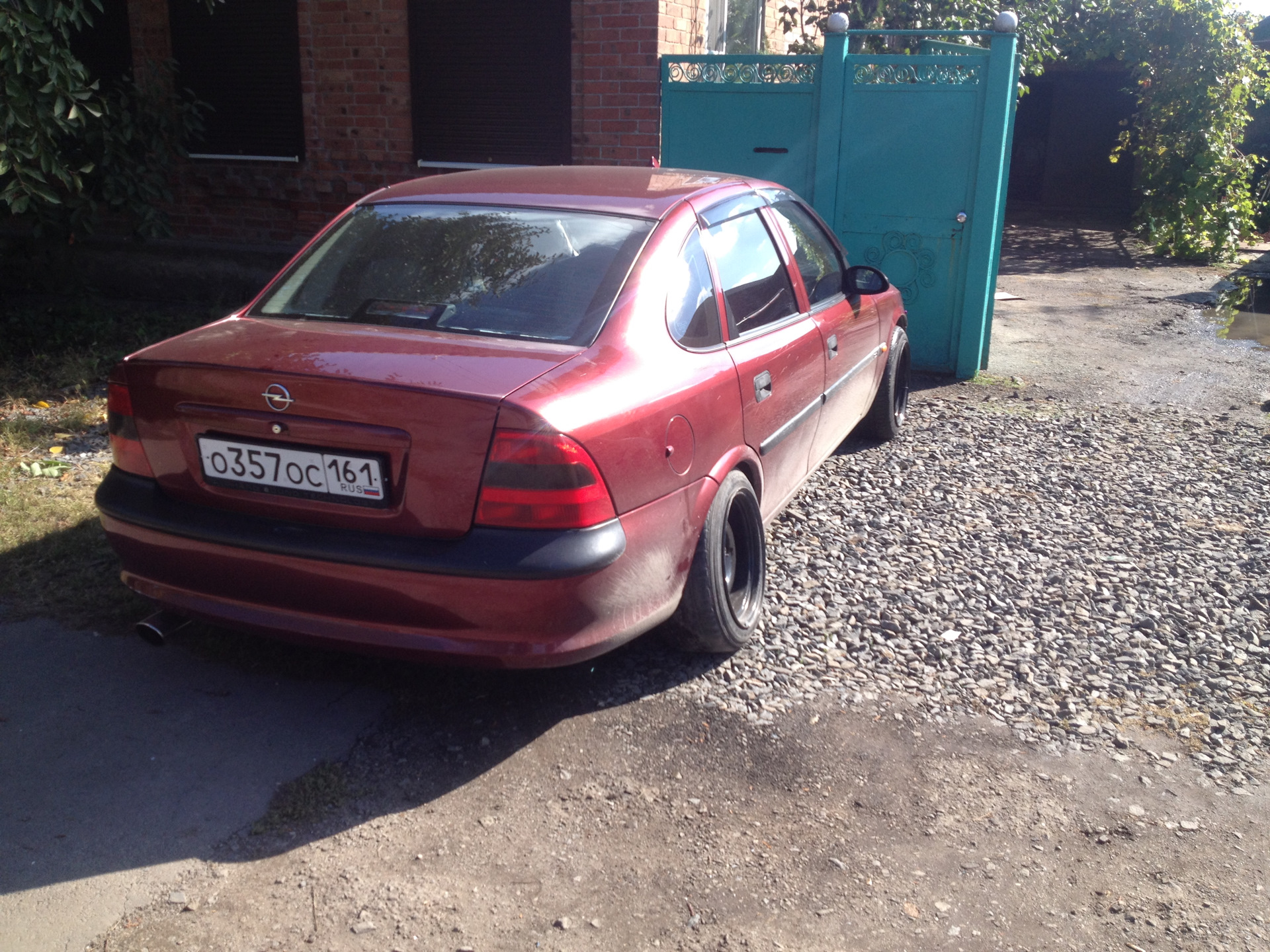 Авито опель вектра б. Opel Vectra b 1996 красный хэтчбек. Опель Вектра б бордовая. Opel Vectra 1993. Опель Вектра бордовый.