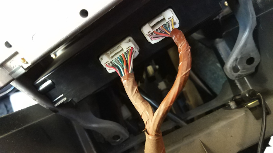 Фото в бортжурнале Toyota Avensis II