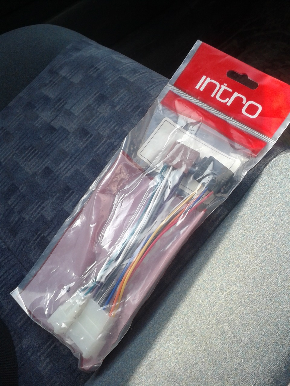 замена магнитолы, салонный фильтр и вопросы о колонках в дверях ...