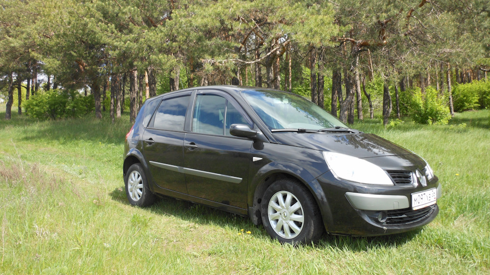 Рено сценик 3 бензин 1.6. Рено Сценик 2 Рестайлинг. Рено Сценик 2 черный. Renault Scenic 2 Рестайлинг.