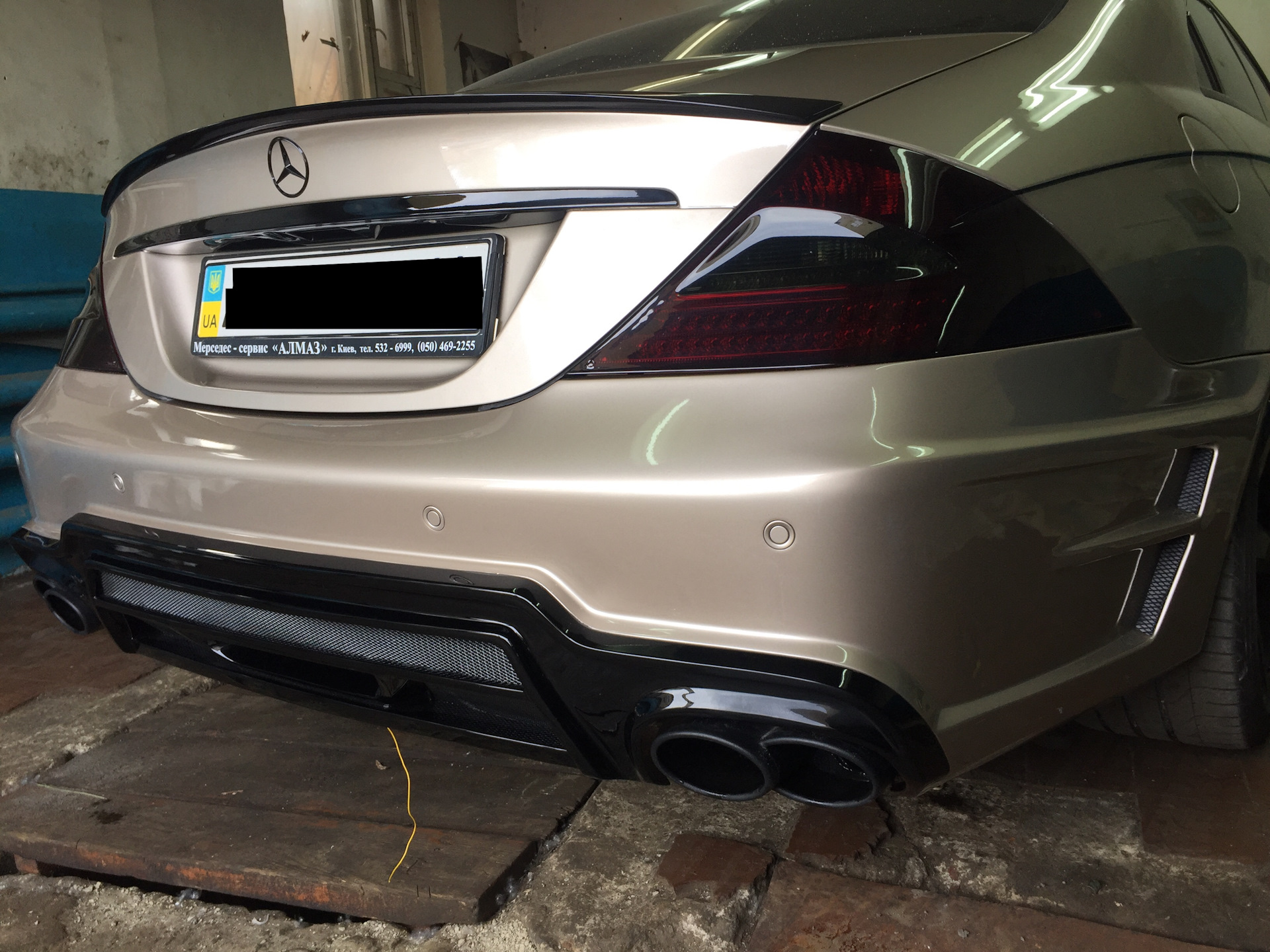 Brabus Rocket w219