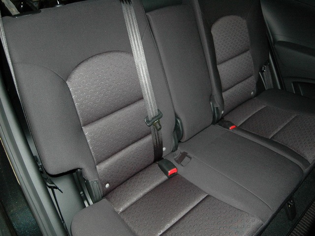 Чехлы актион спорт 2. Сиденья санг енг рекстон. Сиденья рекстон 2. Сиденье ssangyong actyon. Сиденье ssangyong actyon.