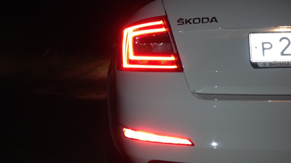 Как снять форсунку омывателя лобового стекла — Skoda Octavia A7 Mk3, 1 ...