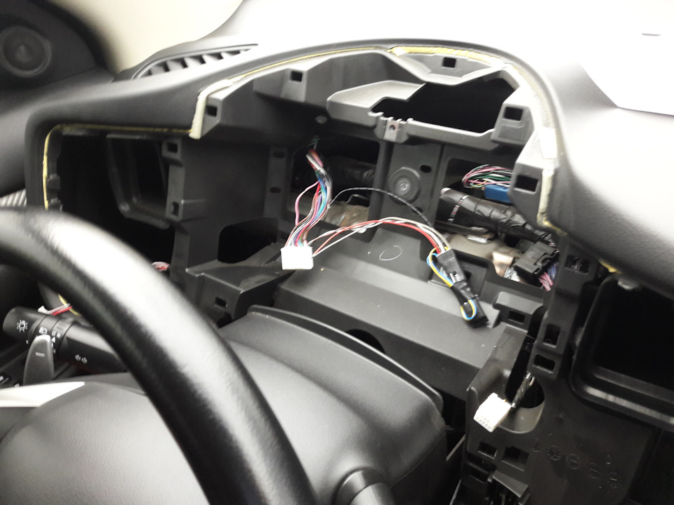 Поставили за приборку — Mitsubishi Outlander (3G)