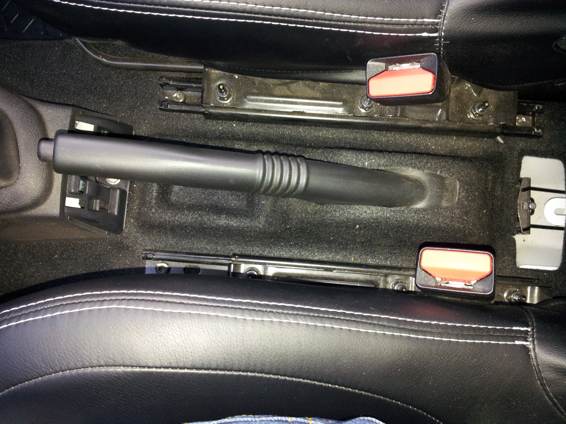 туннель рено логан 2. консоль ручника салона рено логан 2. консоль подлокотника рено логан 2. сандеро степвей 2018 механика чехол кпп артикул. консоль тоннеля пола рено логан 1 артикул.