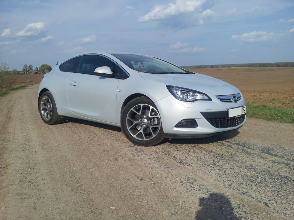 Opel Astra j диски r18