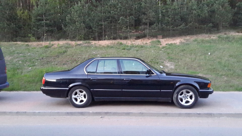 R15 215/65 А мне толстая резина по душе =) — BMW 7 series (E32), 4 л ...