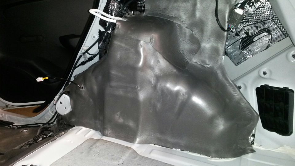 Решил проклеить задние арки — Hyundai Solaris Hatchback, 1,4 л, 2015 ...