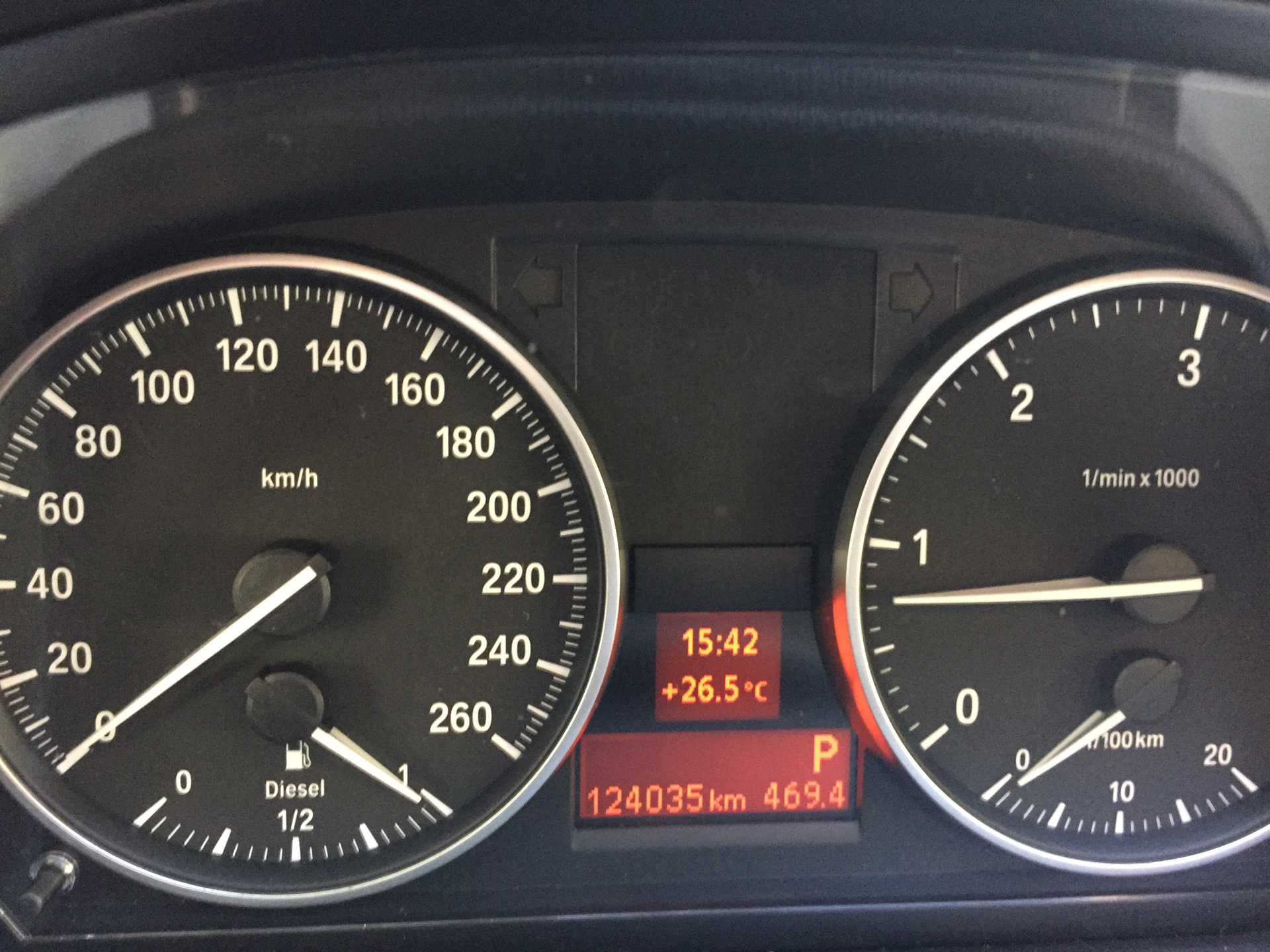 Приборка от corolla 100. Пробег 124. Спидометр мерседес 1997 1,8. Пробег 124. Одометр в древности.