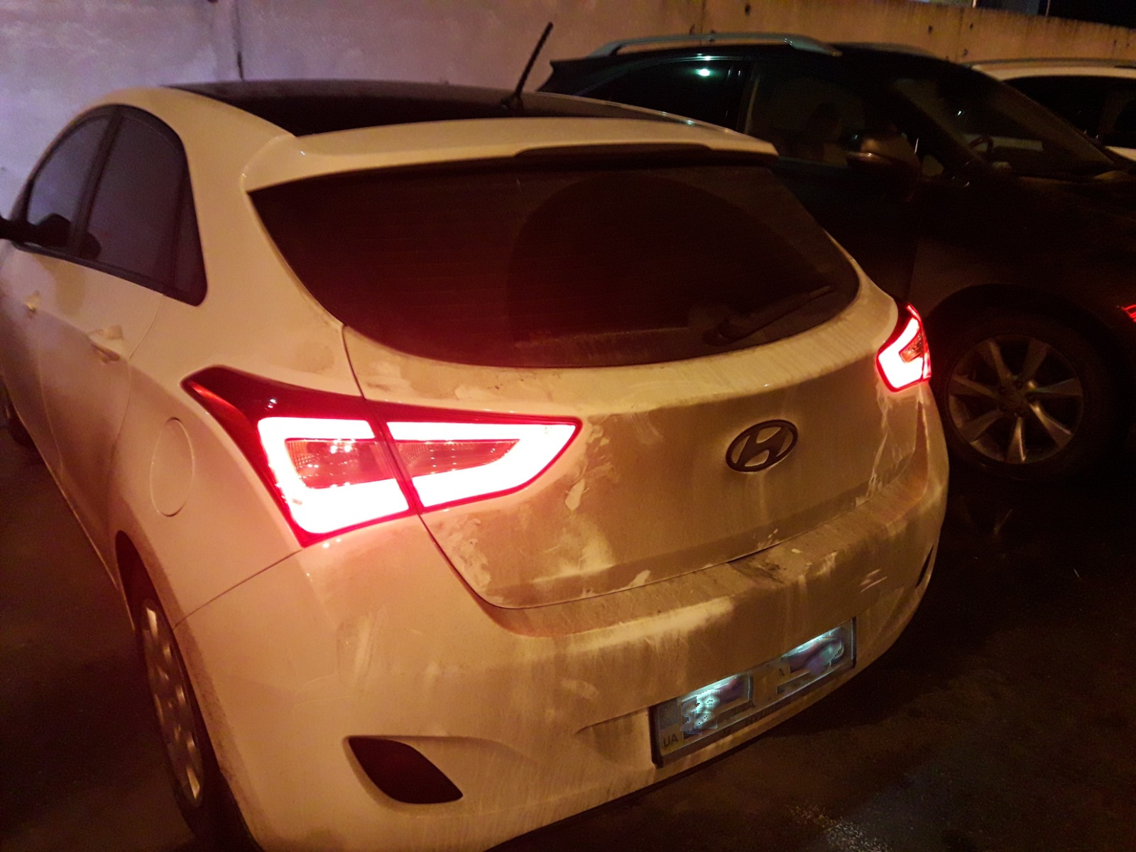 Led лампы в hyundai i30. Лампочки hyundai i30 2009. Хендай i30 лампа ближнего света. Лед лампы в подсветку номера солярис 2. Фары в габариты i30.