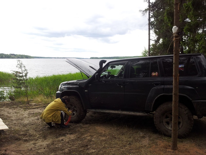 наконецто накачиваем колеса — Nissan Patrol (Y61)