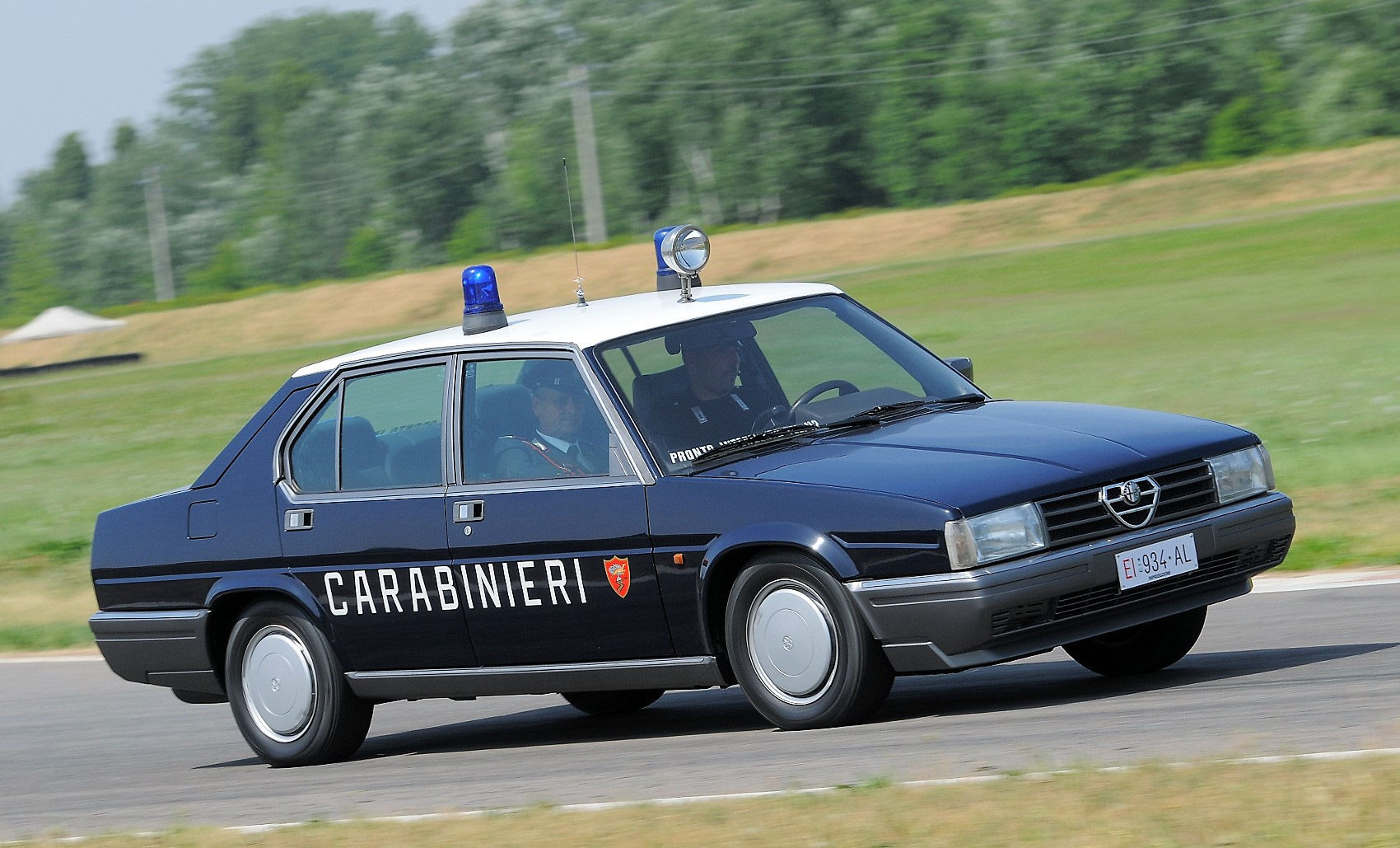 Итальянские 90. Alfa Romeo 90. Альфа Ромео 90. Alfa Romeo 90 carabinieri. Alfa Romeo 90 1984.