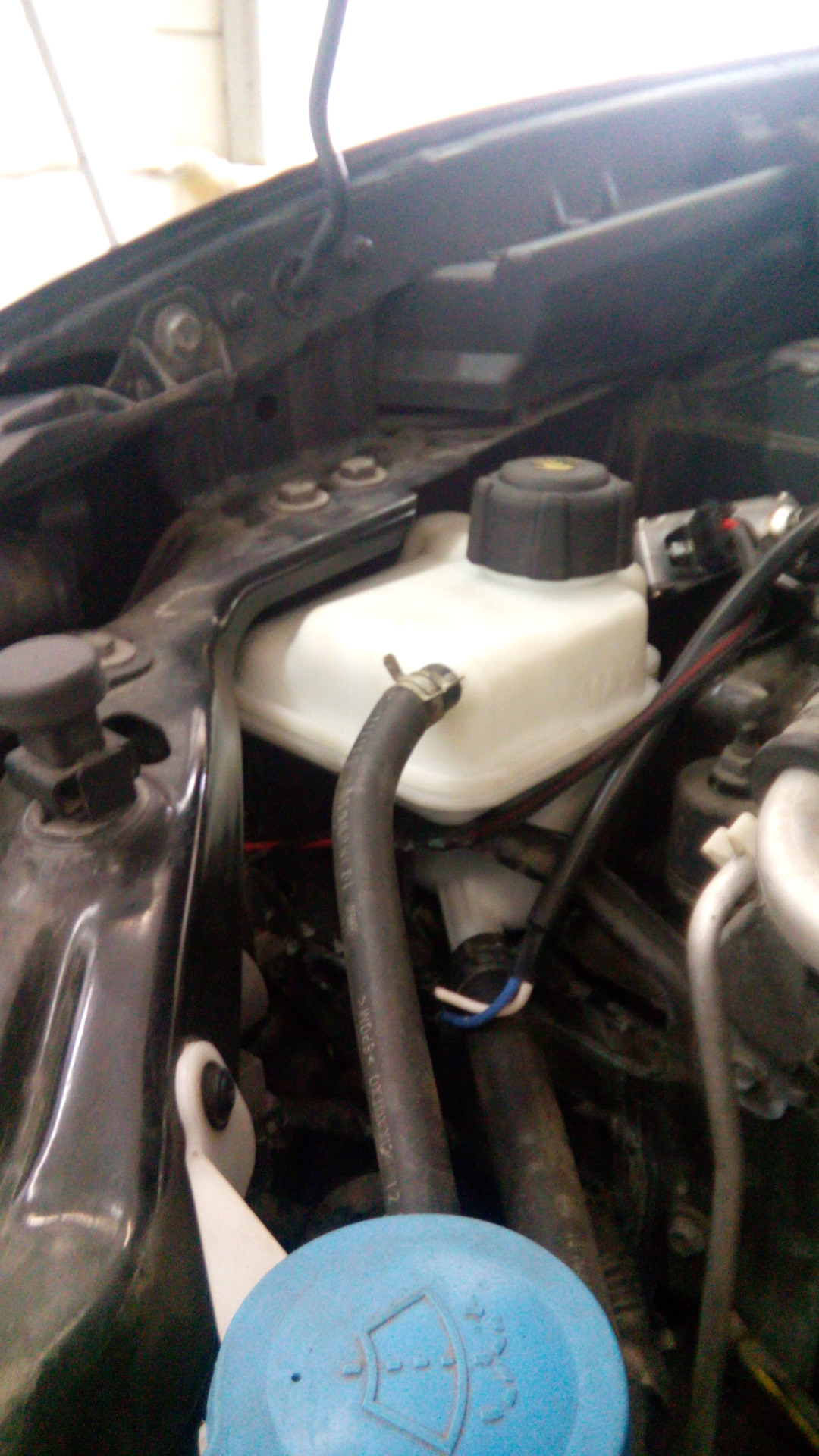 Замена расширительного бачка (продолжаем лечить болячки) — Nissan ...