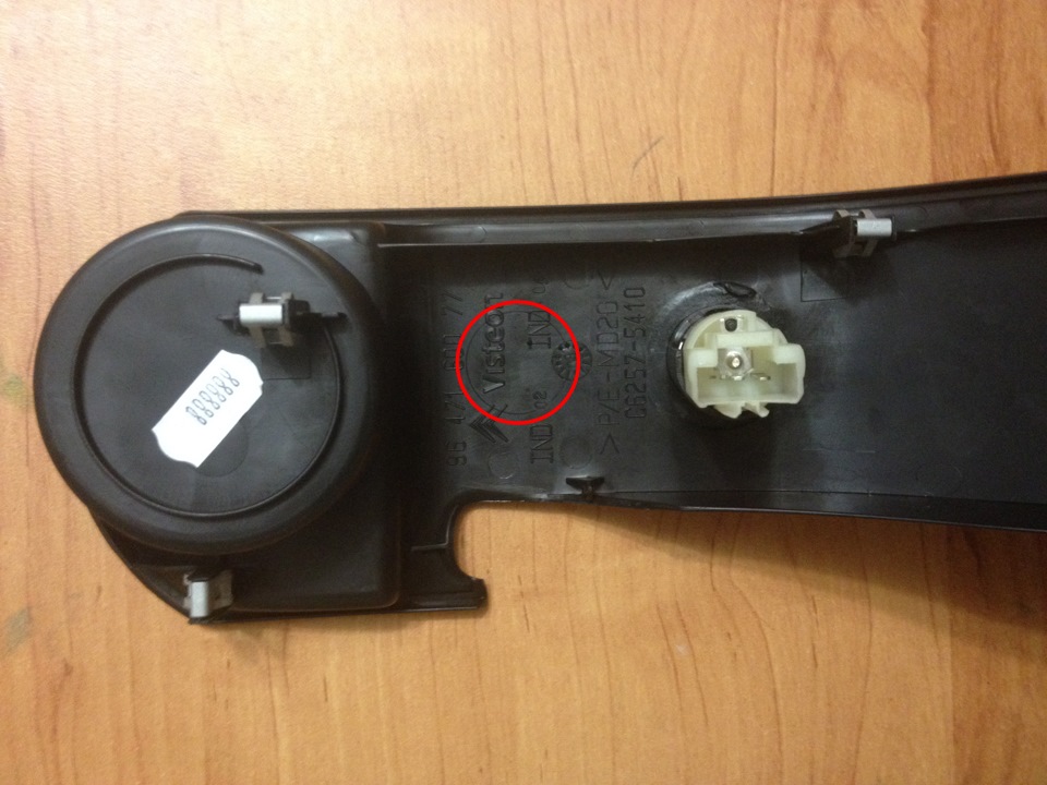 Установка разъема USB в центральный тоннель и перепайка USB выхода на ...