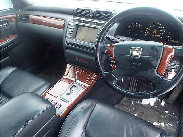 Toyota Crown Majesta uzs171