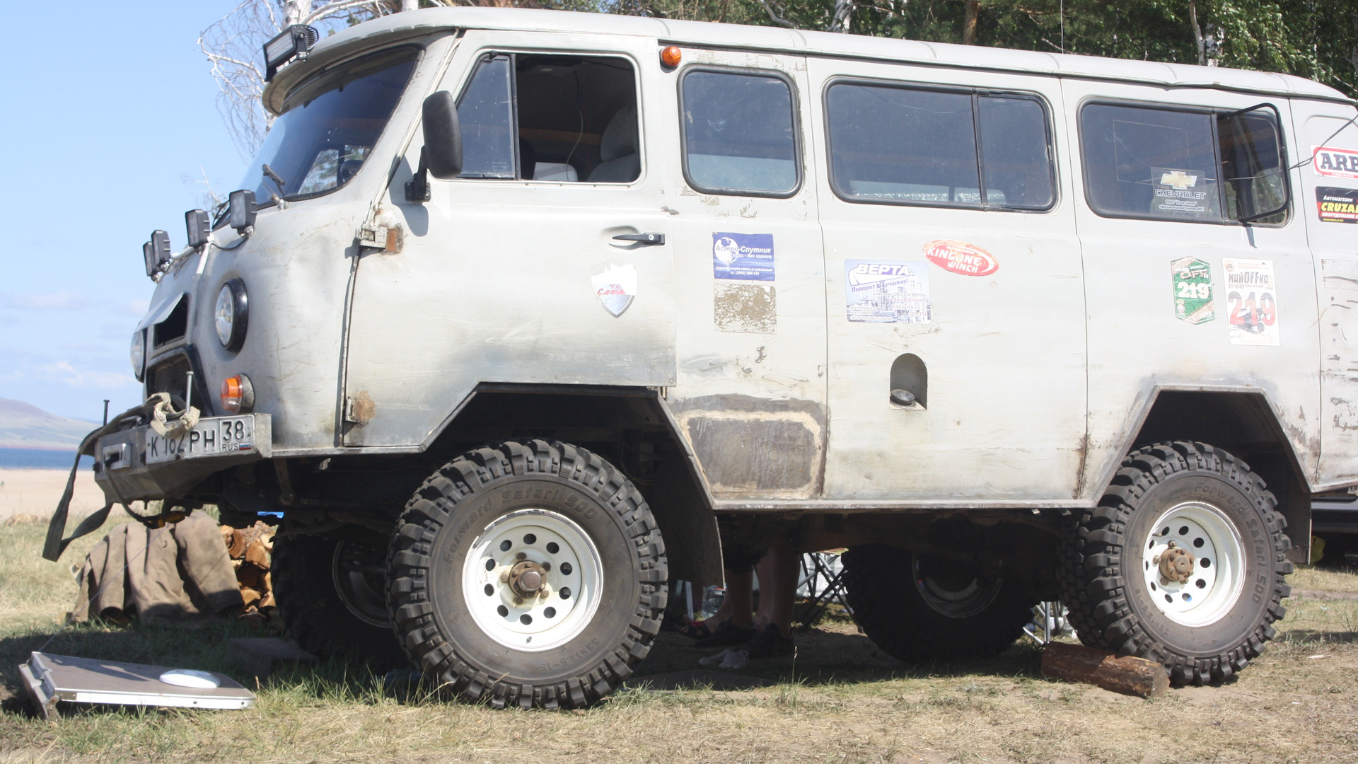 Сафари 33 на уаз буханка. Уаз 39094 на 33 колесах. 235/75 r15 на уаз. Сафари 510 на уаз буханка. Буханка сафари.