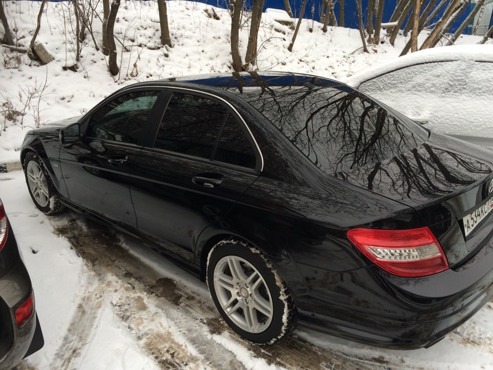 Мерседес w204 черный зимой ночью