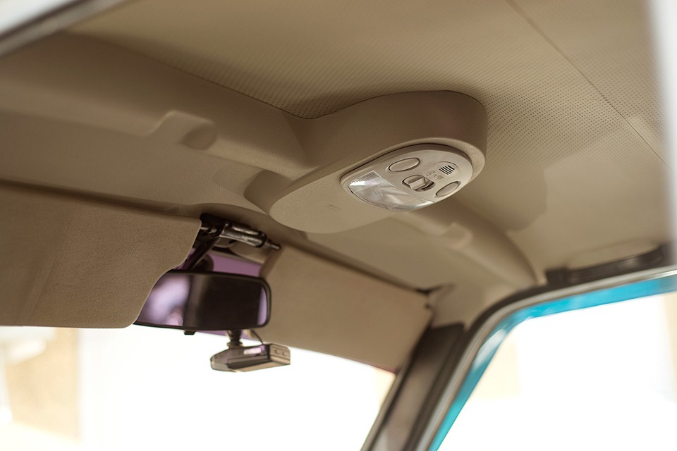 Облицовка потолка с плафоном — Lada 4x4 3D, 1,7 л, 2010 года | тюнинг |  DRIVE2