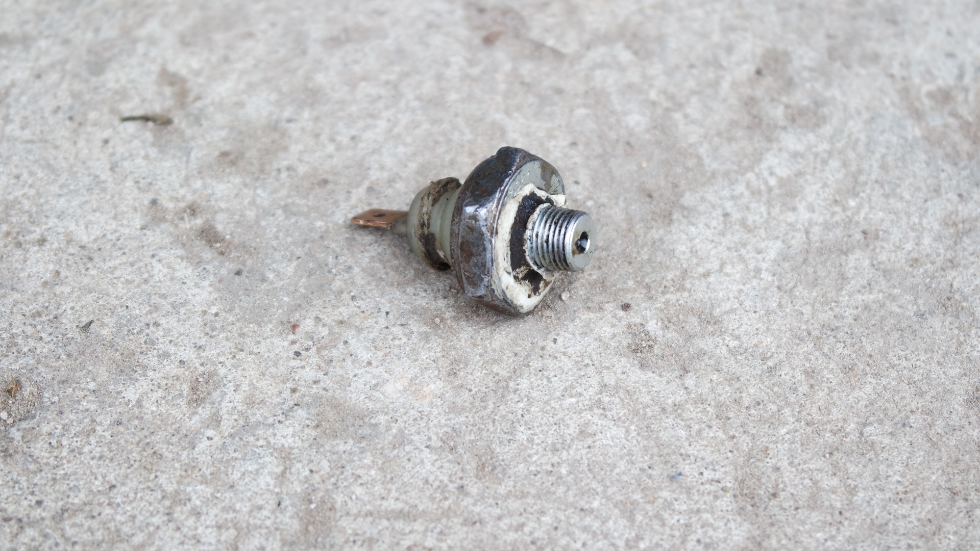 Mitsubishi 1258a002 датчик давления масла. датчик давления масла l200 2012. датчик давления масла mitsubishi pajero sport 2002 год. датчик давления масла паджеро 2. датчик давления масла md092660.