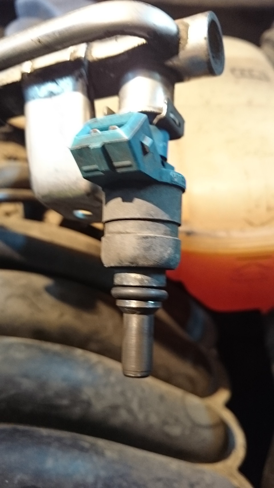 Сочится бенз из под форсунок. — DRIVE2