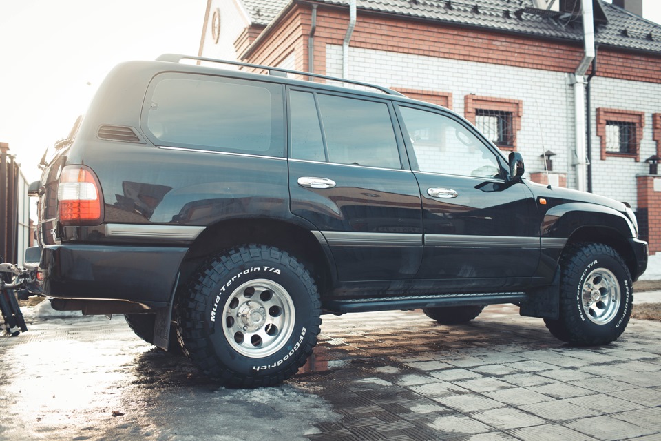 Крузер 100 лифт. Лифт подвески 2 дюйма ленд Крузер 100. Land Cruiser 100 VX Lift. Тойота ленд Крузер 100 лифт подвески. Лифт 2 дюйма Тойота ленд Крузер 105.