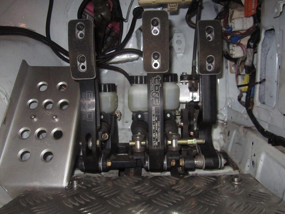 общий вид — Toyota Corolla Levin (AE85)