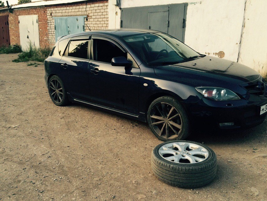 Диски 2008. Mazda 3 BK r18. Mazda 3bk r18 225/40. Mazda 3 2008 r17. Мазда 3 BK на 18 дисках.