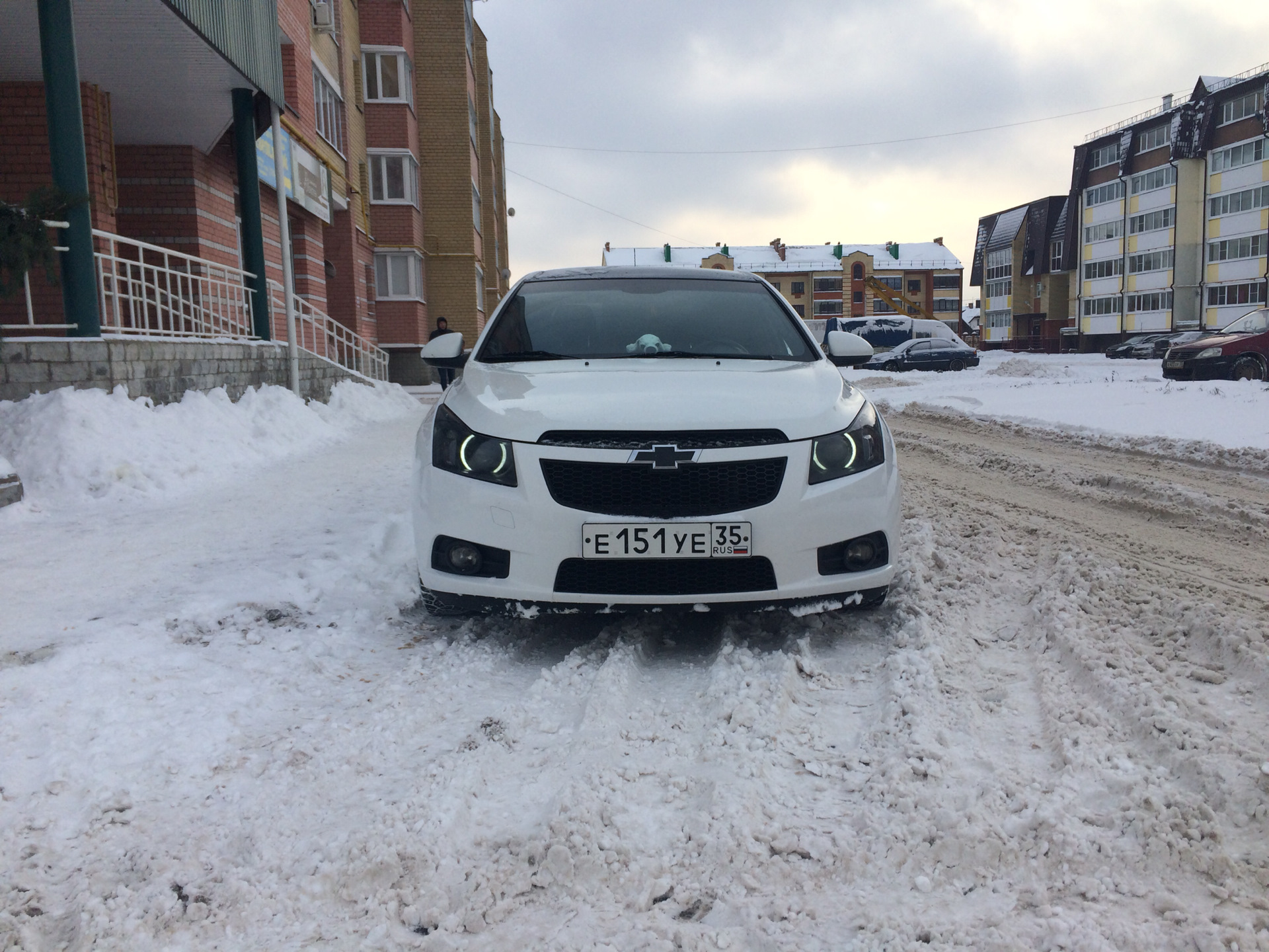 Chevrolet Cruze фары ангельские глазки