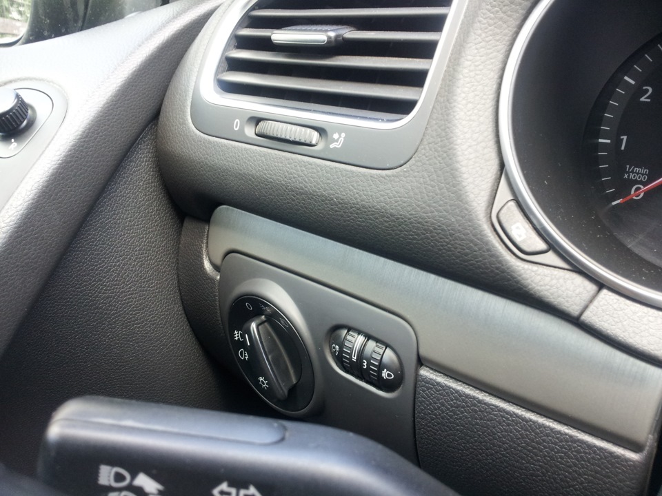 Оклейка панелей салона — Volkswagen Golf Mk6, 1,4 л, 2010 года ...