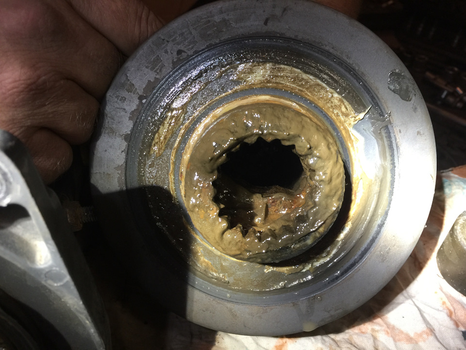 Коричневая каша — смазка с грязью — Suzuki Jimny (1G)