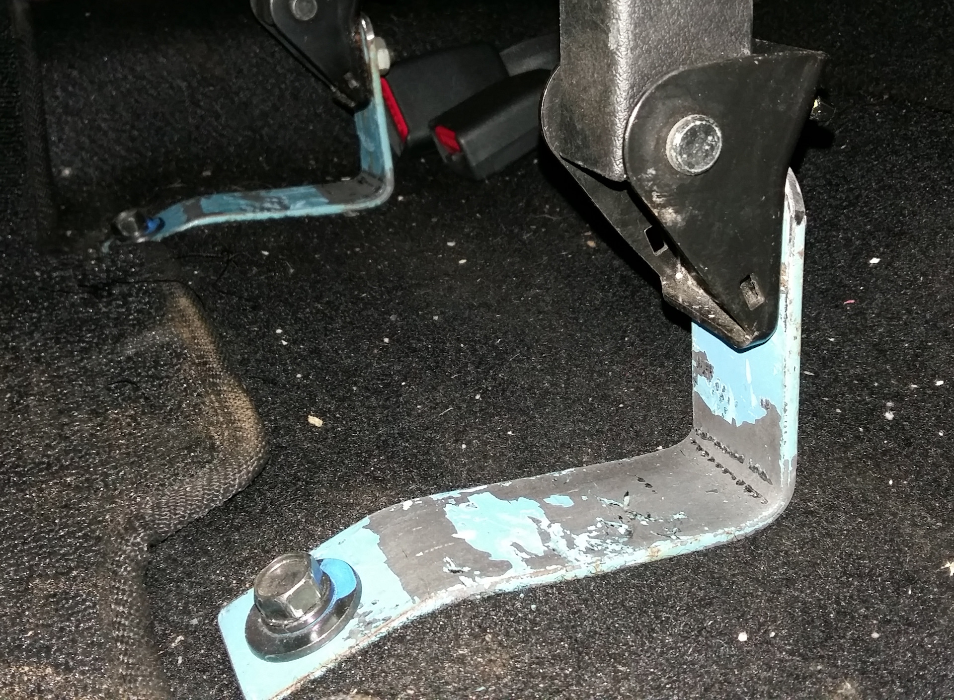 Сдвиг сидений. Сдвиг задних сидений ssangyong kyron. Сдвиг задних сидений ssangyong kyron. Комплект для сдвига задних сидений кайрон. Проставки для сдвига задних сидений ссангйонг кайрон.