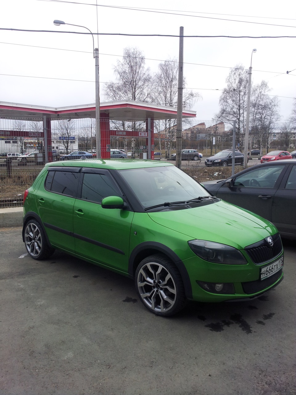 ВОТ ОНА — ФАБИЯ НА 18-Х ДИСКАХ. — Skoda Fabia Mk2, 1,6 л, 2013 года |  колёсные диски | DRIVE2