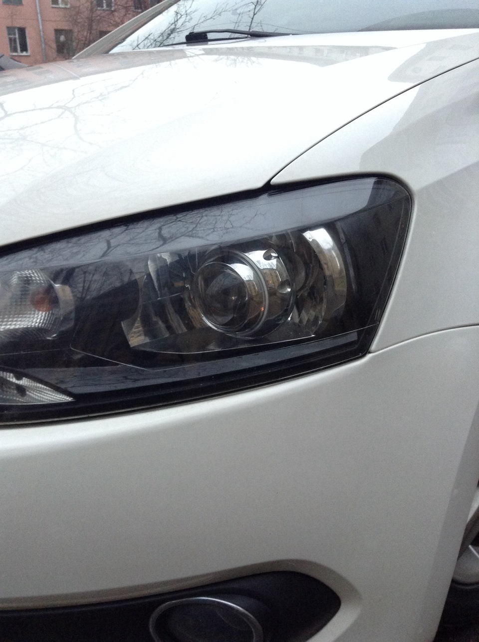 Лед линзы поло седан. Установка лед линз на поло седан. Линзы поло седан h7. Bi led линзы polo sedan. Би лед линзы на поло седан.