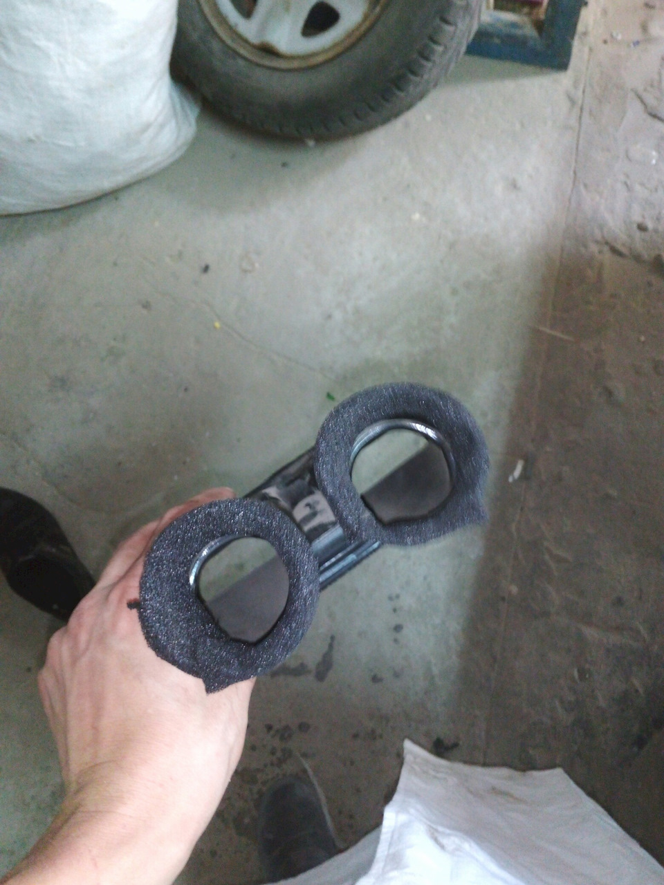 Проклейка панели и частично моторного щита. — ГАЗ 31105, 2,3 л, 2006 ...