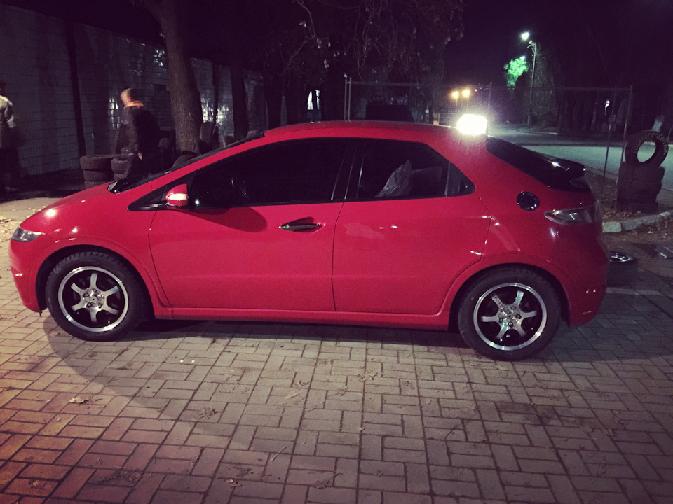 Поставил диски на 16, уж жестковатая она на 17. — Honda Civic 5D (8G ...