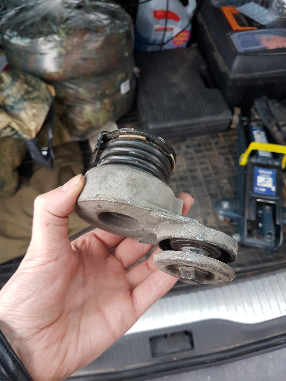 Решил сменить приводной ремень и во что это вылилось — Opel Zafira B, 1 ...