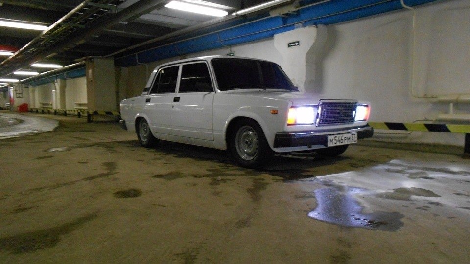 VAZ 2107 Р±РµР»С‹Р№