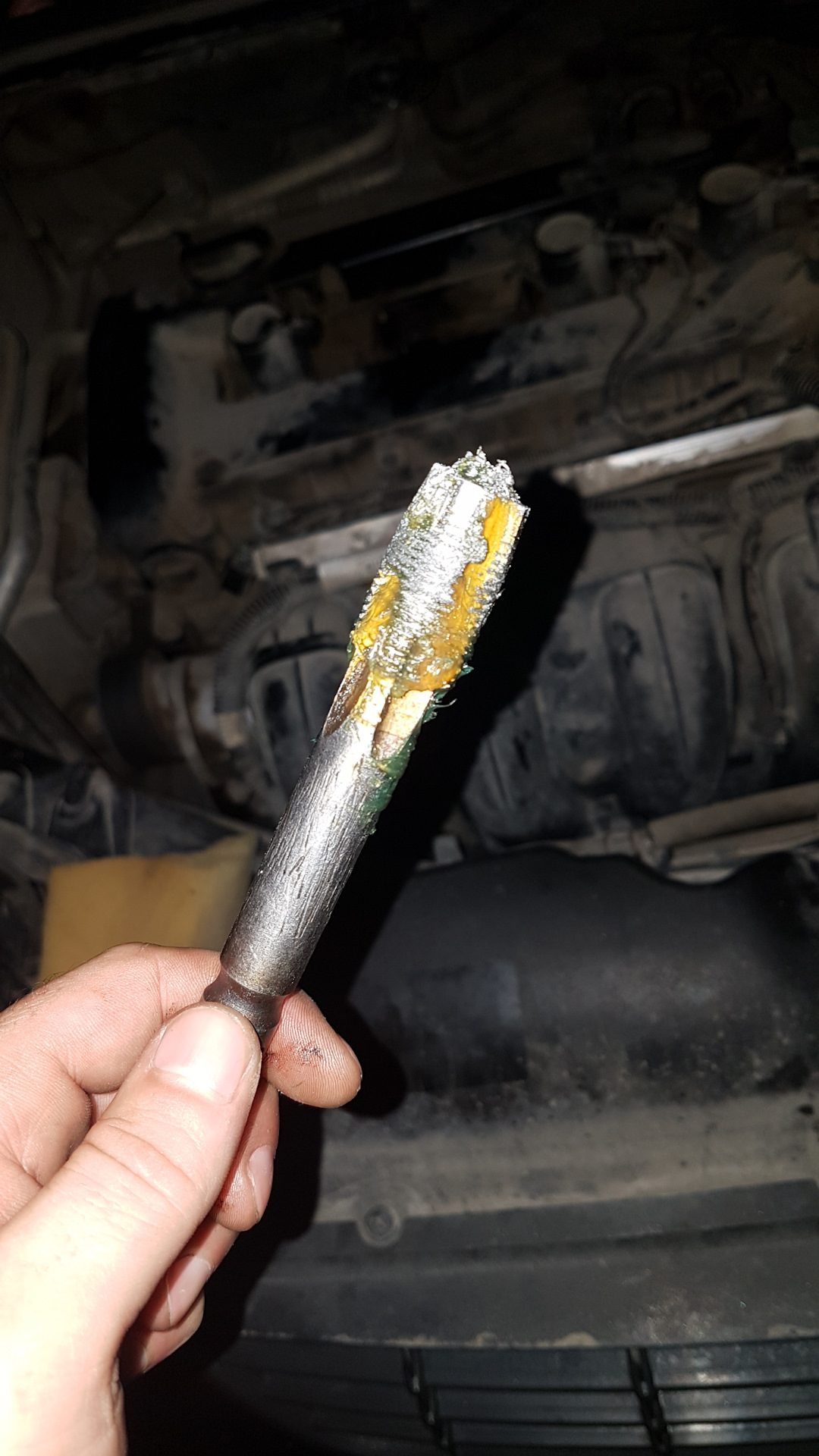 резьба свечного колодца. ремкомплект свечного колодца 18. резьба в свечном колодце n54. резьба свечного колодца. гайки для разборных стоек амортизаторов.